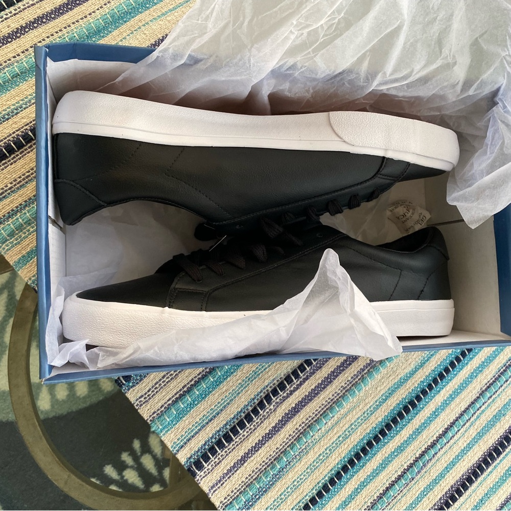 New in the box MENS Tackle & Tides shoes black& white size 12 medium - Picture 8 of 10